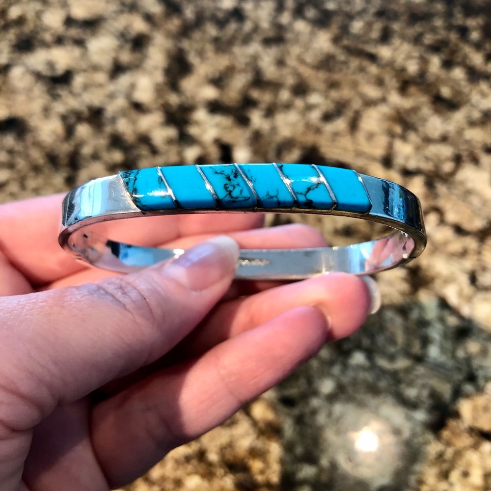 ✨ 💕Beautiful set of Bangle Bracelets!! 💕✨ - Picture 7 of 12